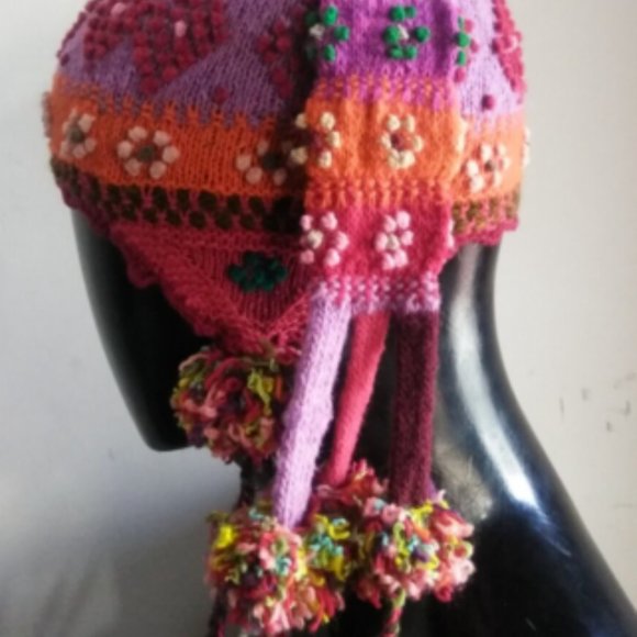 Peruvian chullo knitted in multicolor wool winter warm women\'s hat main image 4